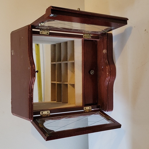 Wooden Jewelry holder with glass door - Picture 3 of 9
